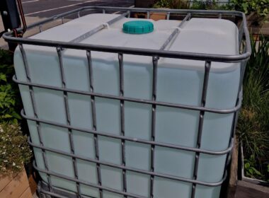 Jak zabezpieczyć zbiornik przed rozwojem glonów i bakterii